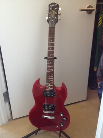 ELECTRIC GUITAR & AMP 1