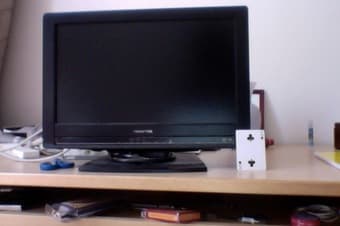 $80 - 18.5'' TV/DVD combo - free on campus delivery 1