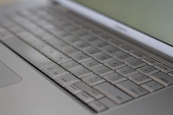 Selling MacBook Pro 15" $750 2