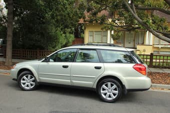 Subaru Outback 2.5i (2006) - $11.950 2