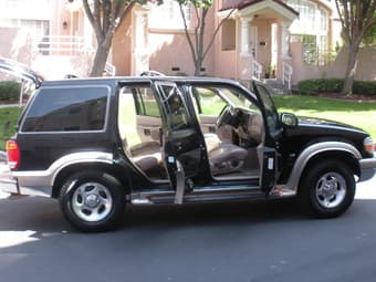 Ford Explorer - 1999 -  Eddie Bauer Model - V8 2
