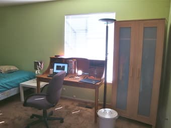 $900 Room Available Oct. 19 1