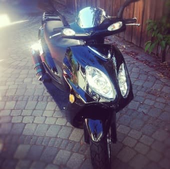 Looking to sell my 2 month old Vespa/Scooter ASAP 2