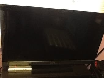huge Sony LCD tv like new 1
