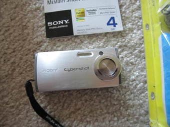 Sony DSC-L1 digital camera, $20 1
