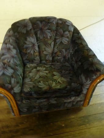 wooden desk and armchair both  two pillows for free for 159$ OBO 2