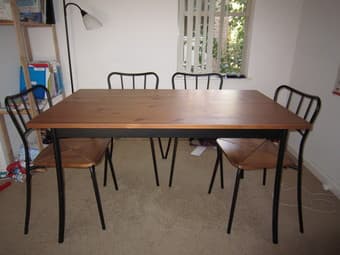 Dining table + 4 chairs 1