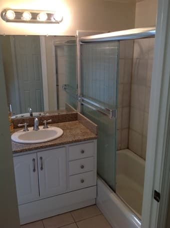 Master Bedroom with private bath. in Redwood City: Nov 28 to Jan 6. 3