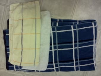 36 hangers $5, 3 towels $5, floormat $1 or OBO 2