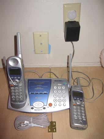 Moving sale: Panasonic KX-TG2700 Expandable Cordless Speakerphone 1