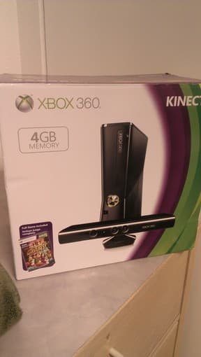 new xbox 360 with kinect - $175 1