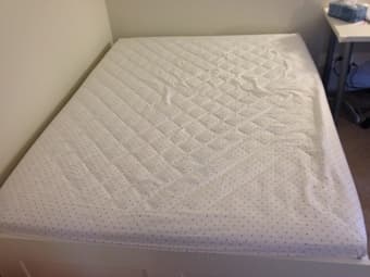 Queen size bed + Frame = $100 1