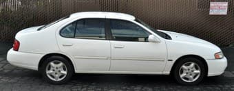 2001 Nissan Altima GXE - good condition 3