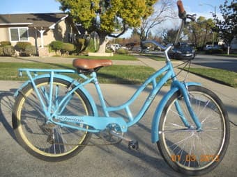 Selling women's cruiser bike 2
