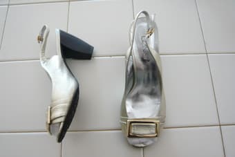 A pair of nice sandals for sale! 2