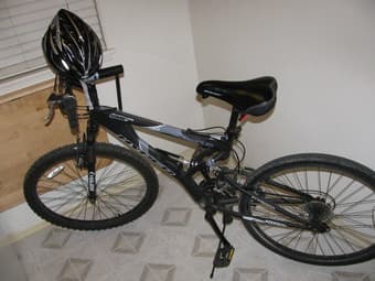 HYPER MOUNTAIN BIKE FOR 100 $ 1