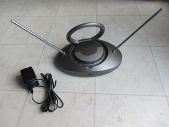 RCA Amplified Indoor TV Antenna $20 1