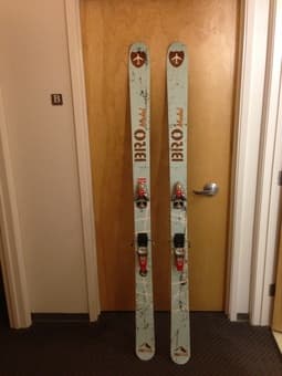 Five pairs of alpine skis - for sale or rent 1