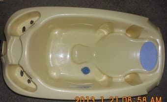 Barely used bath tub with infant net 12$ 1