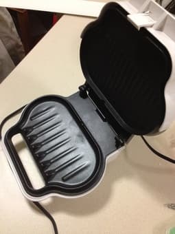 Selling 95% new grilling machine 2
