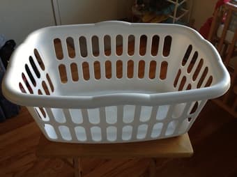 Sterilite Landry basket 2