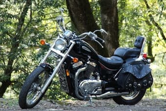 Motorcycle - Suzuki Intruder VS800GL 3