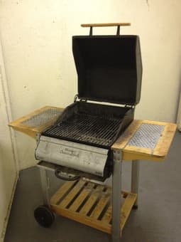Full size BBQ grill to sell : $30 2