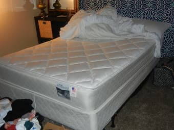 FULL SIZE MATTRESS AND BOX SPRING!! 1