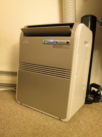 Portable Air Conditioner - barely used in excellent condition 1