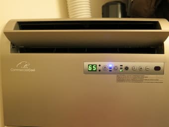 Portable Air Conditioner - barely used in excellent condition 2