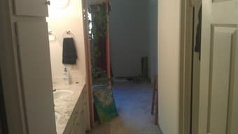 $1300m, >194ft² - Large Sunny Master bedroom in Shared House 3