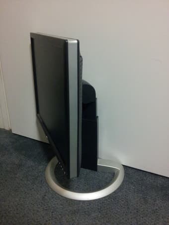 19 inch Dell Ultrasharp Monitor-Adjustable Height and Rotation- $60 2