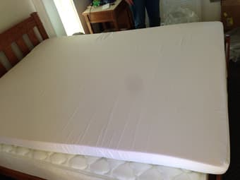Queen size memory foam 100$ obo 1