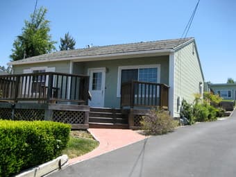 1 year sublet 2 bedroom furnished house, Emerald Hills starting 1.July 1