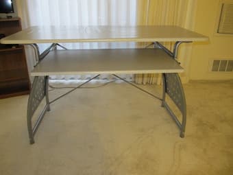 Computer desk $10 2