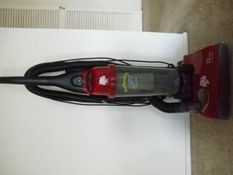 Dirt Devil Featherlite Bagless Vaccume for $25 2