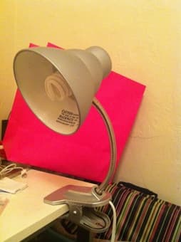 $5 table lamp with bulb 1