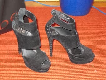 Super sexy size 8 VS heels - $60 1