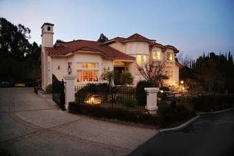 Room available in Cupertino Mansion 1