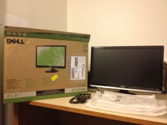 Dell 21.5 inch Monitor HD LED ST2220L $85 1
