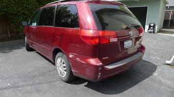 2005 sienna LE $8500 3