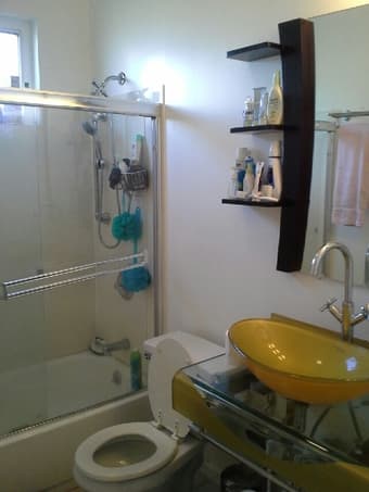 $415 Charming Room for Rent in Oakland 3