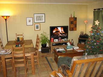 2 bedroom cottage/house sublet for one year starting July 1. 3