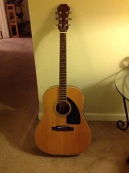 Gibson acoustic guitar with case $50 1