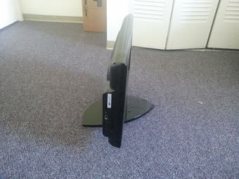COBY 19" LCD DVD TV 3