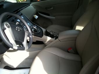 2011 Prius, excellent condition, LEATHER seats, clean title, $20,175 3