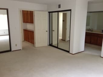 - $1200 / Huge Master Suite with Private Bath (Mt. View/Sunnyvale) 2