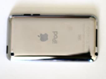 Selling 32GB iPod Touch almost new 3
