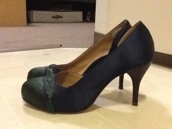 Cute navy Anthropologie heels, size 6. $20 3