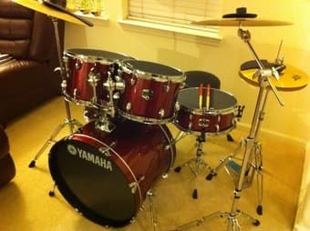 Yamaha Gigmaker drum set $550 (incl. 3 cymbals, mutes & 1 extra stand) 2